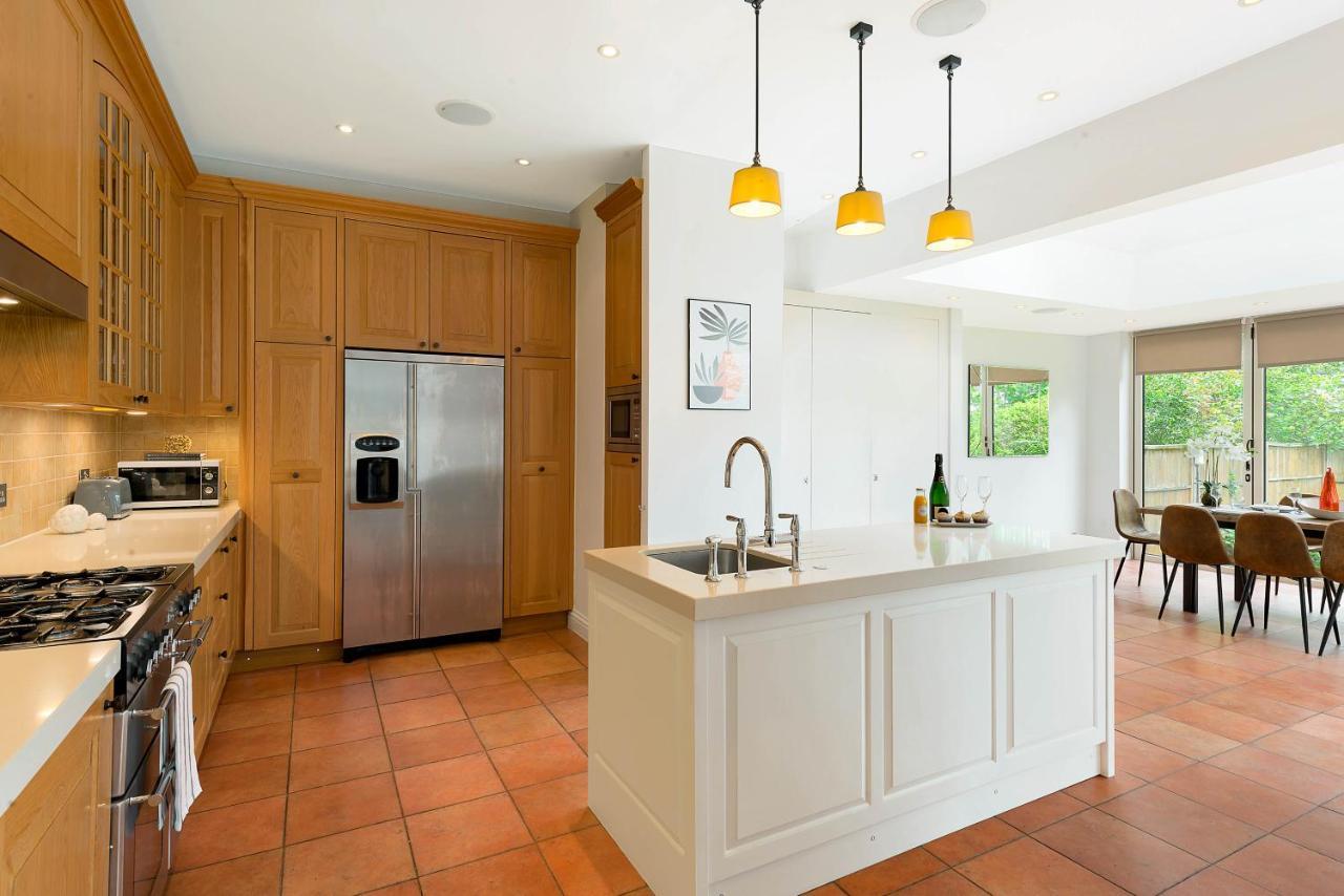 Beautiful Regents Park Apartment 런던 외부 사진